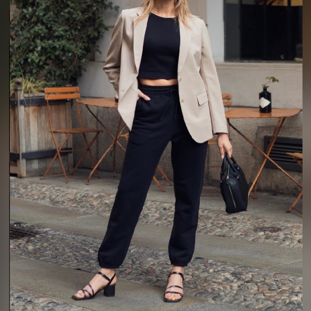 🖤 Uniqlo Relaxed Blazer